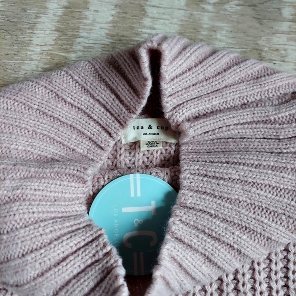 NWT Tea & Cup Cute Cold Shoulder Sweater - Picture 6 of 12